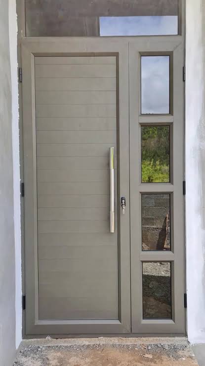 Colours aluminium doors